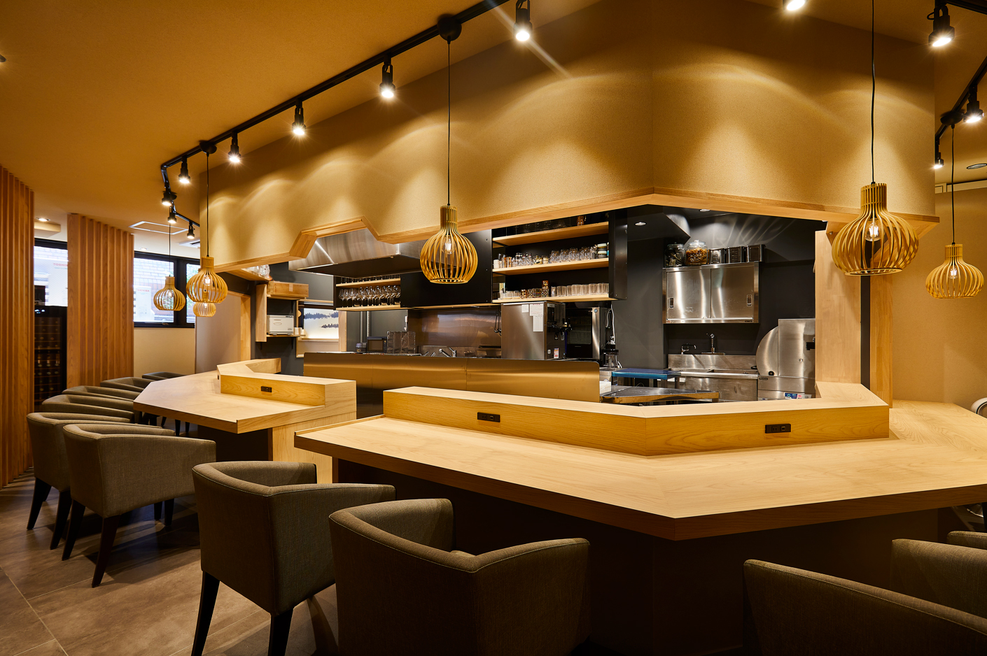 炭火とワインと純米酒 King Momo