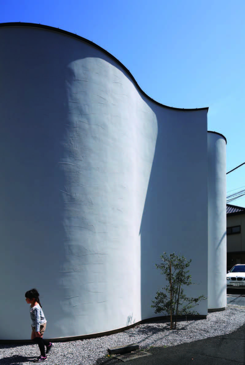 リラックスを促す柔らかい曲線
秘密基地のようなワークプレイス