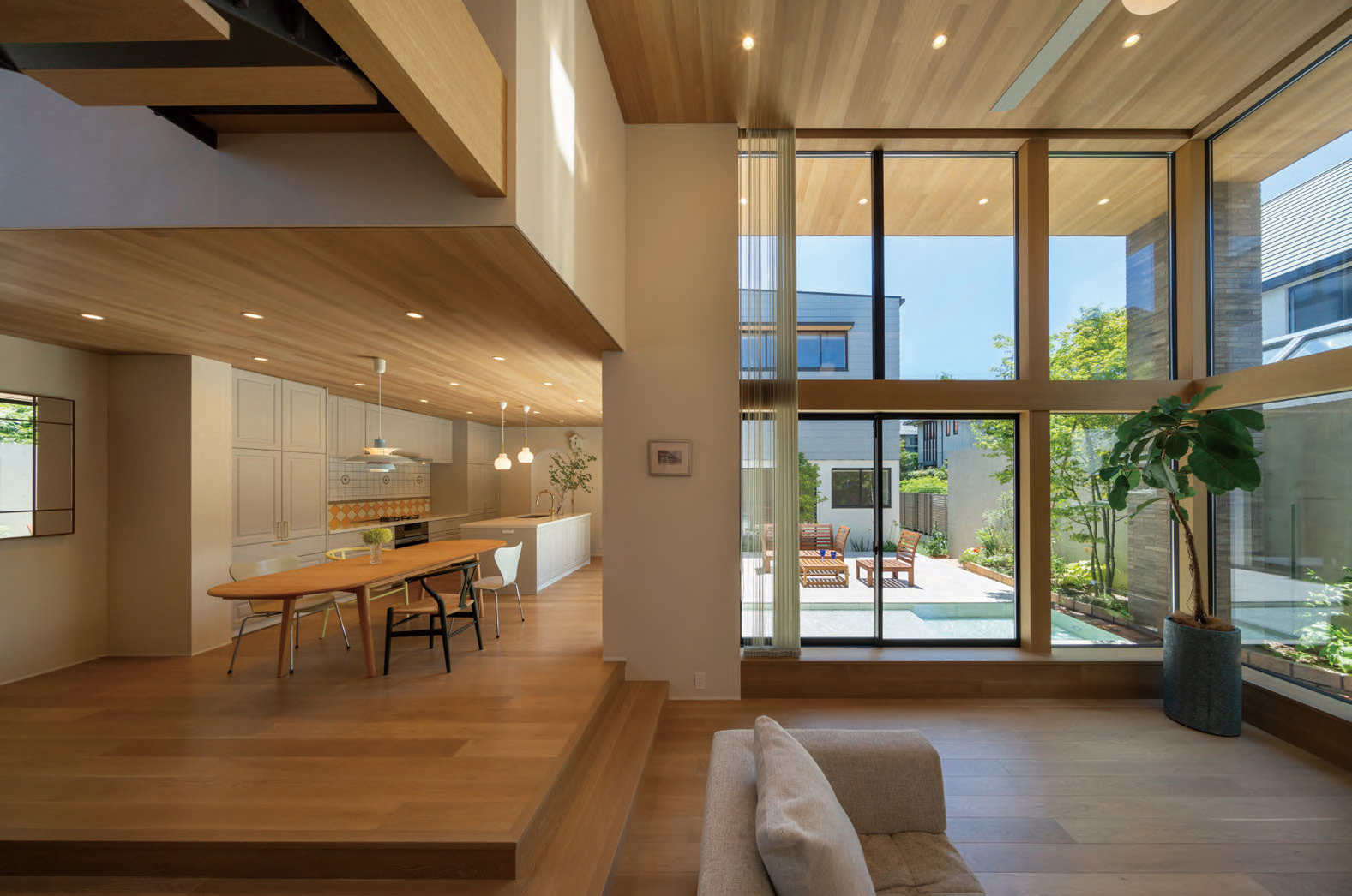 水盤のあるライブラリーコートハウス